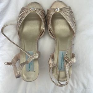 Kelsey Champagne Shimmer dressy sandals/pumps-worn once